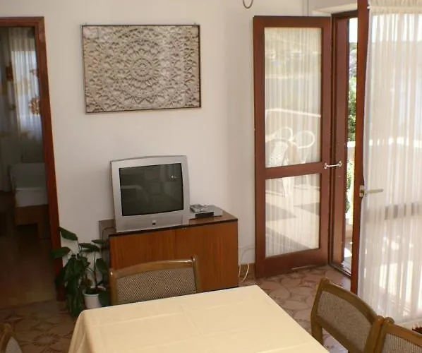 By The Sea Simuni, Pag - 236 *