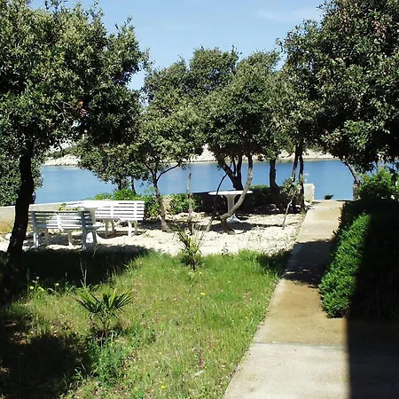 Apartments By The Sea Simuni, Pag - 236 شقة كولان